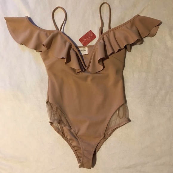 Vestique Ruffle Bodysuit - Picture 2 of 4